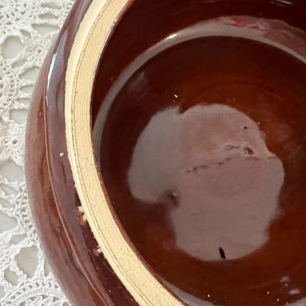 Brown Bean Pot with lid